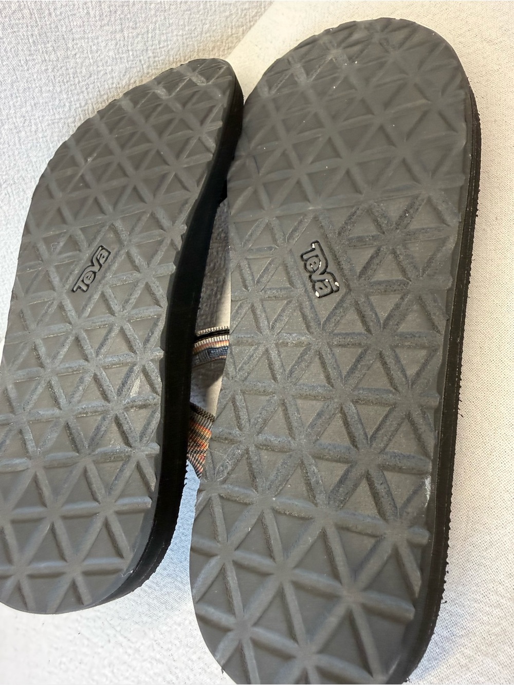 Teva Sandals Men Original Orange Aztec Nylon Webbing Hook & Loop
Outdoor Shoes 9 - Picture 5 of 6